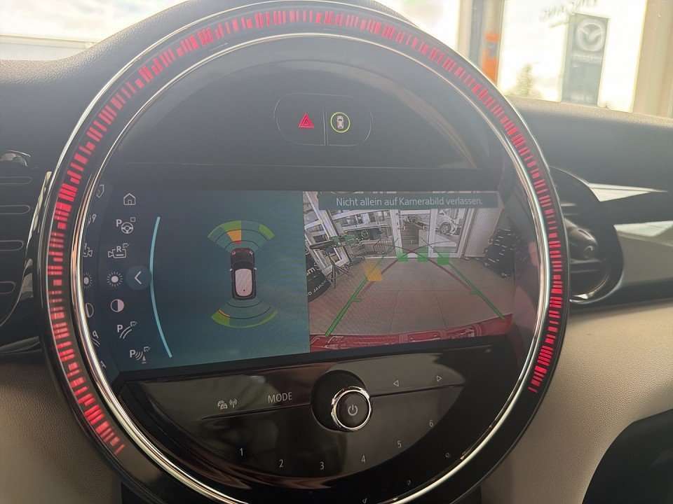 Fahrzeugbild eines MINI COOPER