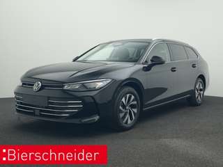 Schräge Frontansicht auf einen Volkswagen Passat , freigestellt
