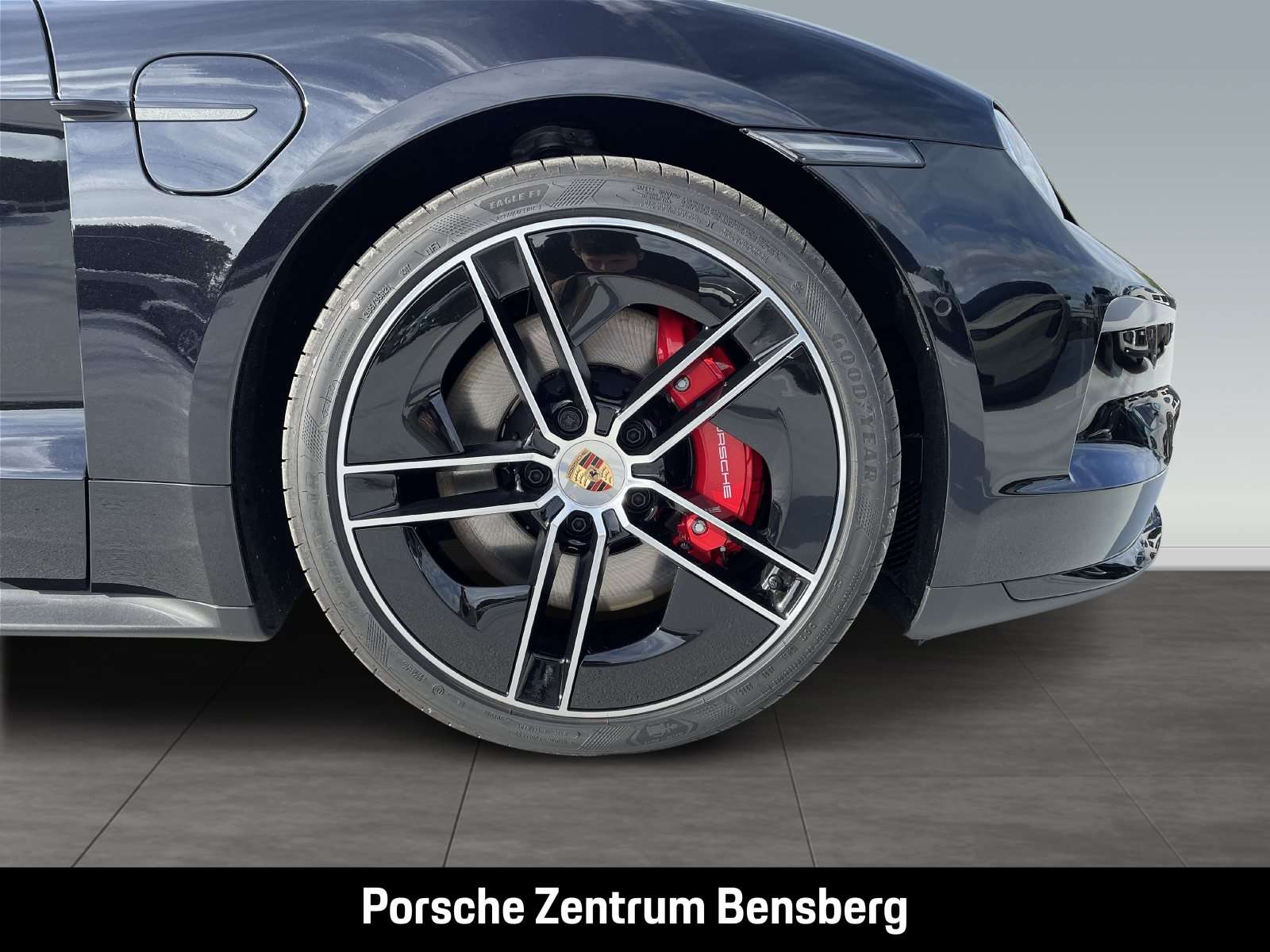 Fahrzeugbild eines Porsche Taycan