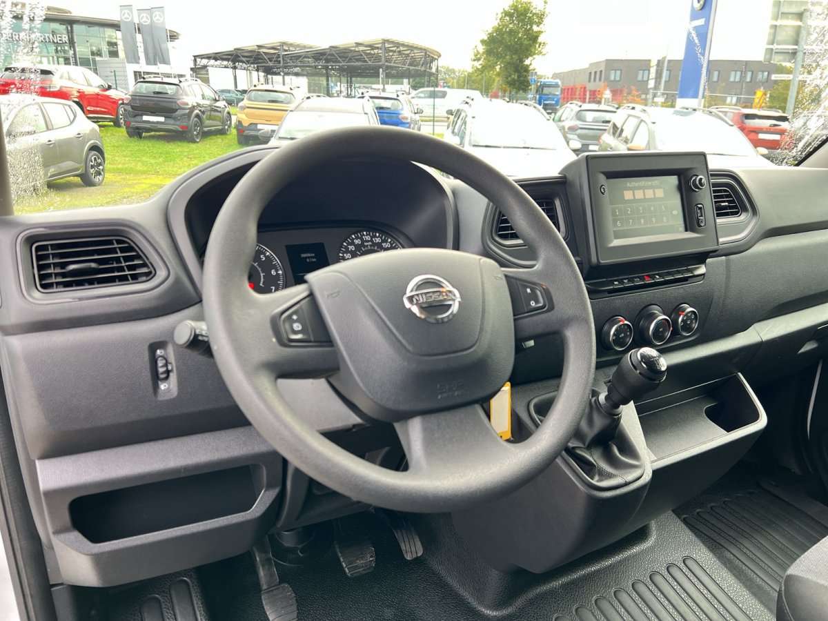 Fahrzeugbild eines Nissan Interstar