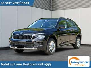 Schräge Frontansicht auf einen Skoda Kamiq , freigestellt