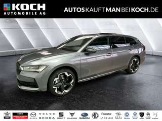 Schräge Frontansicht auf einen Skoda Superb , freigestellt