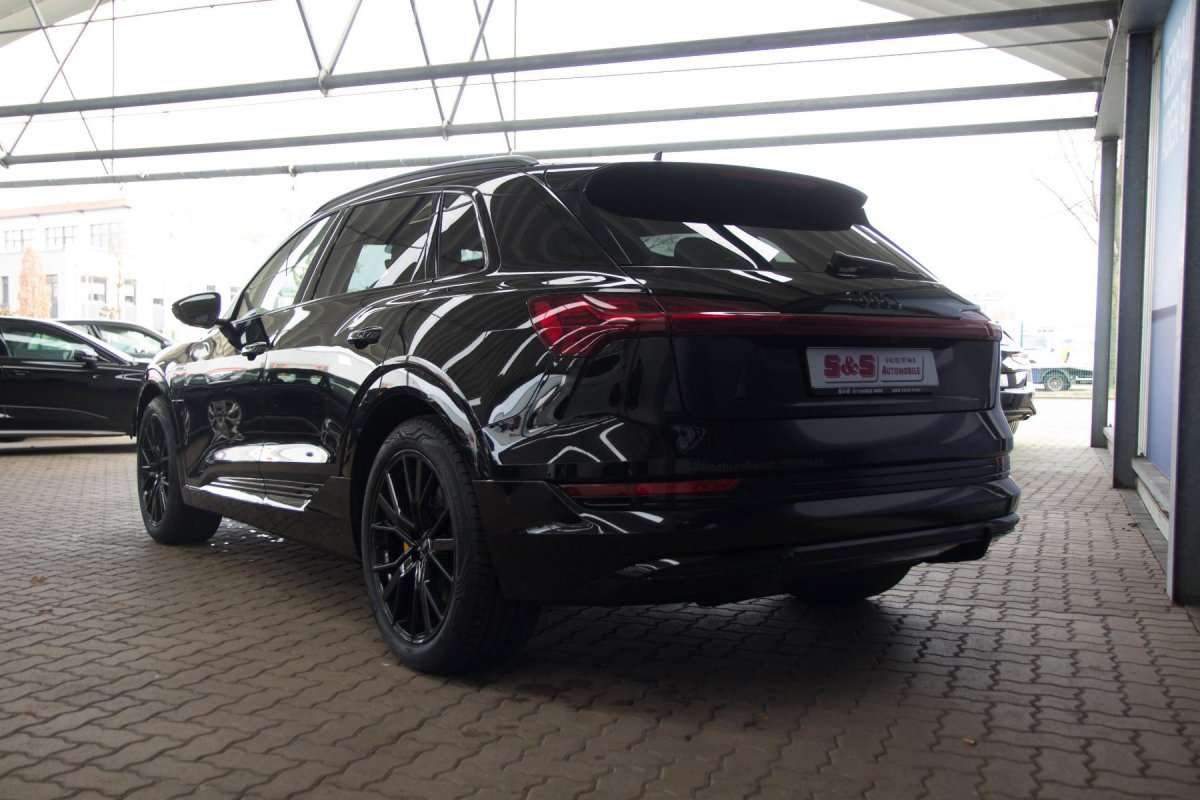 Fahrzeugbild eines Audi e-tron