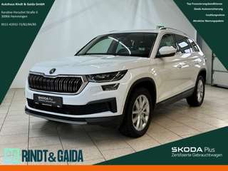 Schräge Frontansicht auf einen Skoda Kodiaq , freigestellt