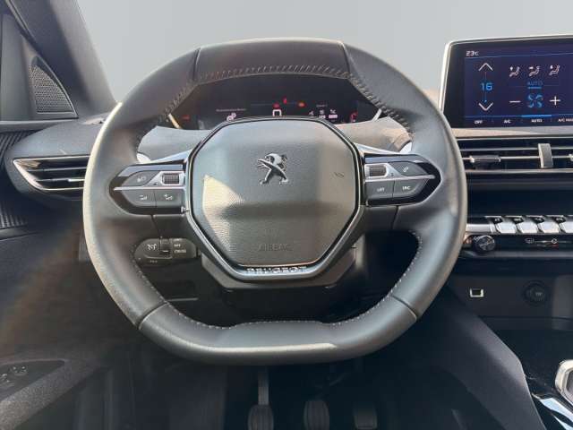 Fahrzeugbild eines Peugeot 5008