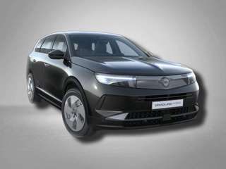 Schräge Frontansicht auf einen Opel Grandland X , freigestellt