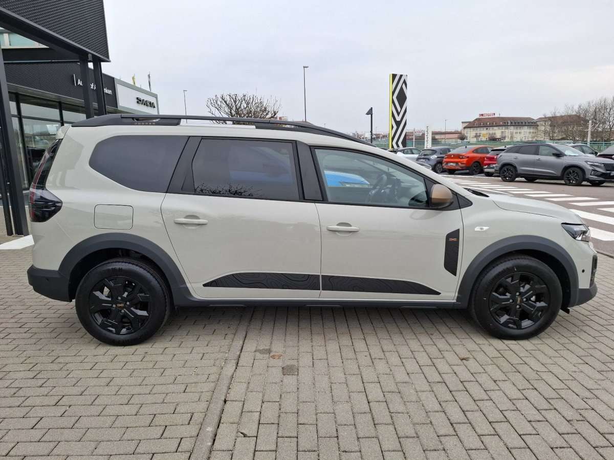 Fahrzeugbild eines Dacia Jogger