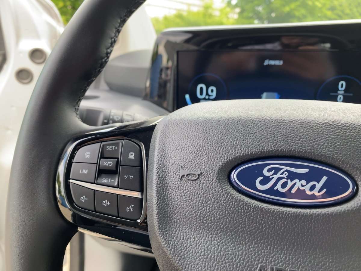 Fahrzeugbild eines Ford Tourneo Custom