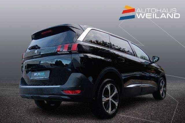 Fahrzeugbild eines Peugeot 5008