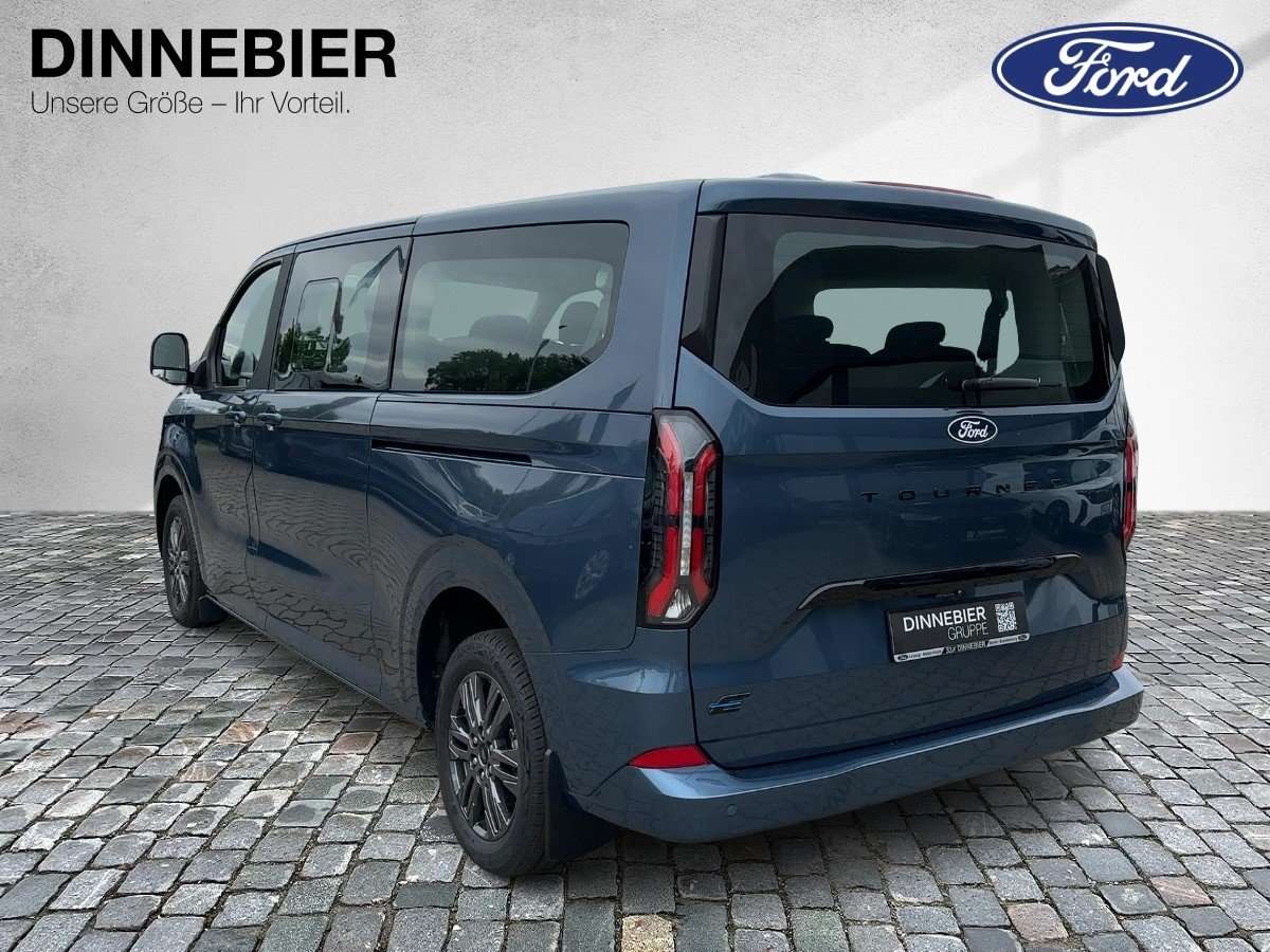 Fahrzeugbild eines Ford Tourneo Custom