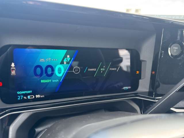 Fahrzeugbild eines Renault 4 E-TECH