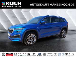 Schräge Frontansicht auf einen Skoda Kodiaq , freigestellt