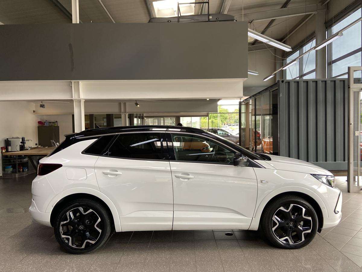 Fahrzeugbild eines Opel Grandland X