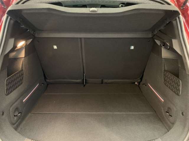 Fahrzeugbild eines Renault 4 E-TECH