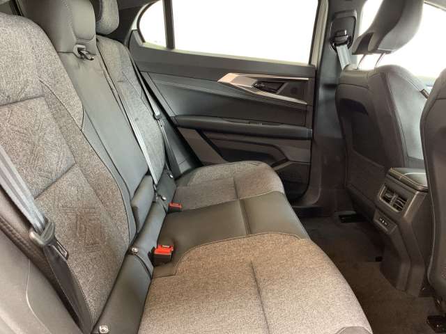 Fahrzeugbild eines Renault Rafale