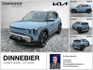 Schräge Frontansicht auf einen Kia EV2 , freigestellt