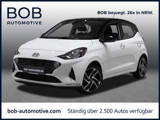 Schräge Frontansicht auf einen Hyundai i10 , freigestellt