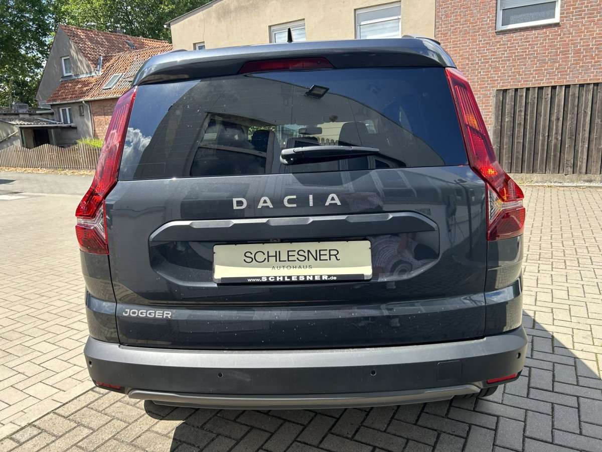 Fahrzeugbild eines Dacia Jogger
