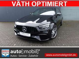 Schräge Frontansicht auf einen Mercedes-Benz E-Klasse , freigestellt