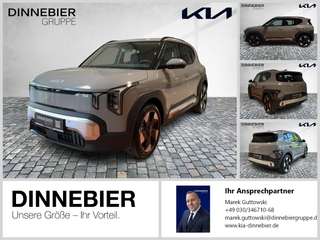 Schräge Frontansicht auf einen Kia EV2 , freigestellt