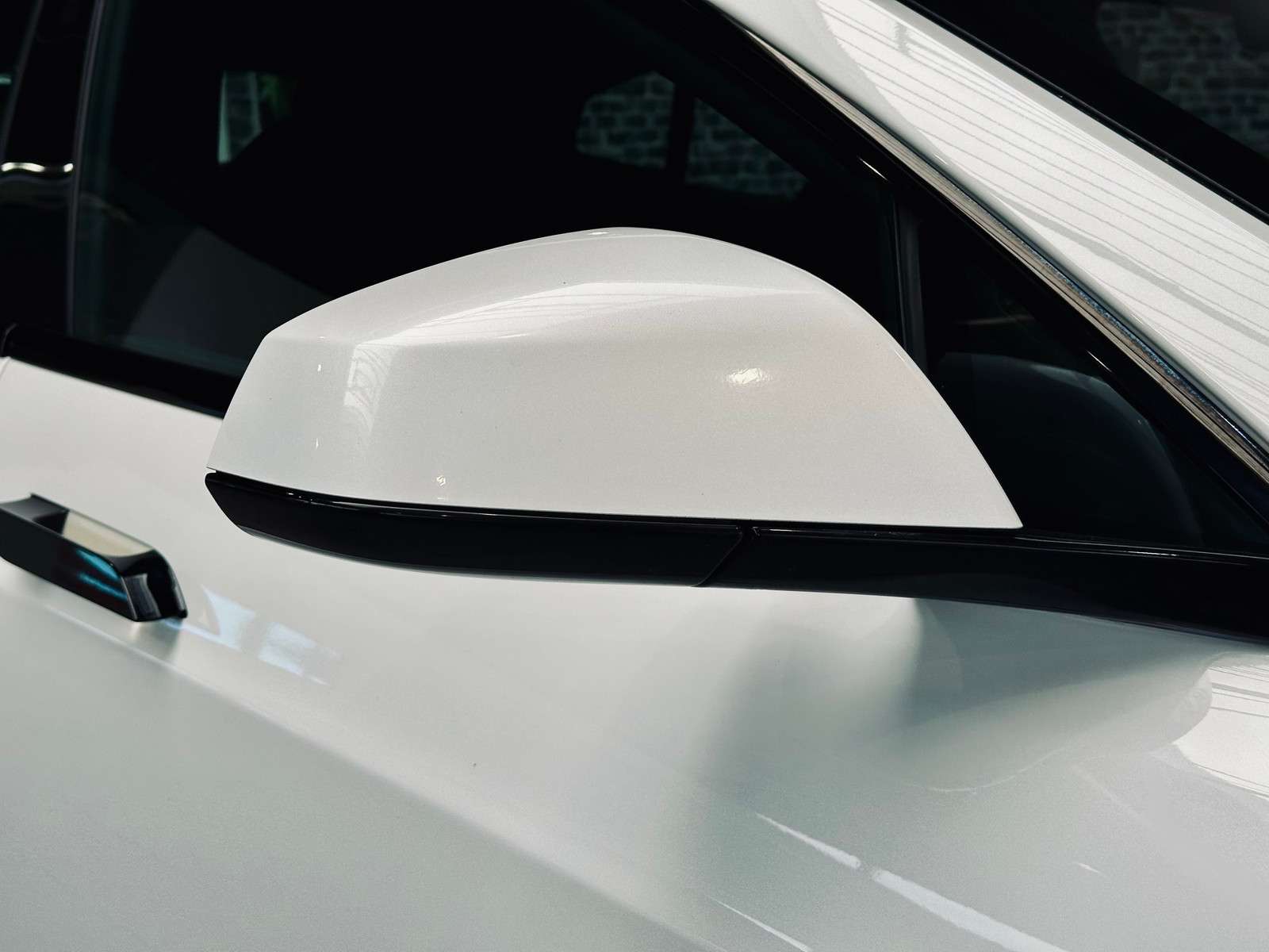 Fahrzeugbild eines TESLA Model S