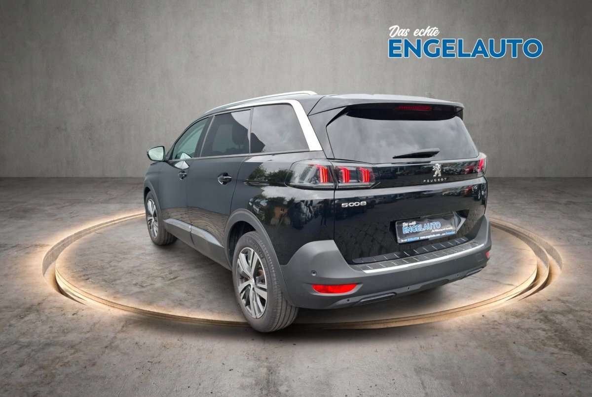 Fahrzeugbild eines Peugeot 5008