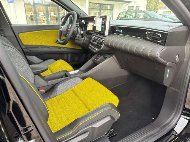 Fahrzeugbild eines Renault 5 E-TECH