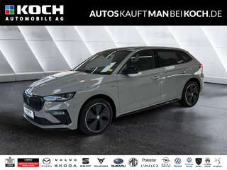 Schräge Frontansicht auf einen Skoda Scala , freigestellt