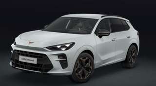 Schräge Frontansicht auf einen CUPRA Terramar , freigestellt