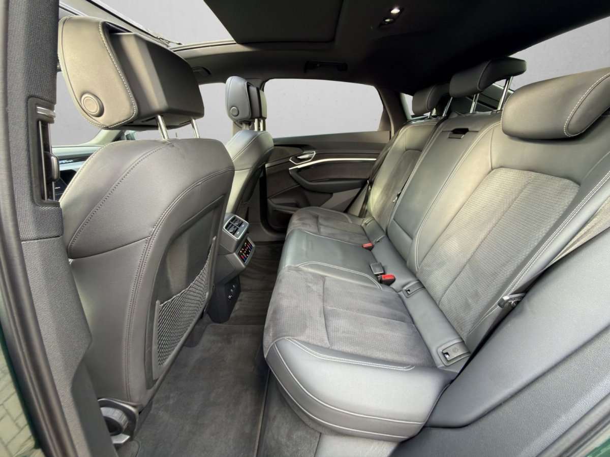 Fahrzeugbild eines Audi e-tron