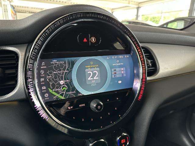 Fahrzeugbild eines MINI COOPER