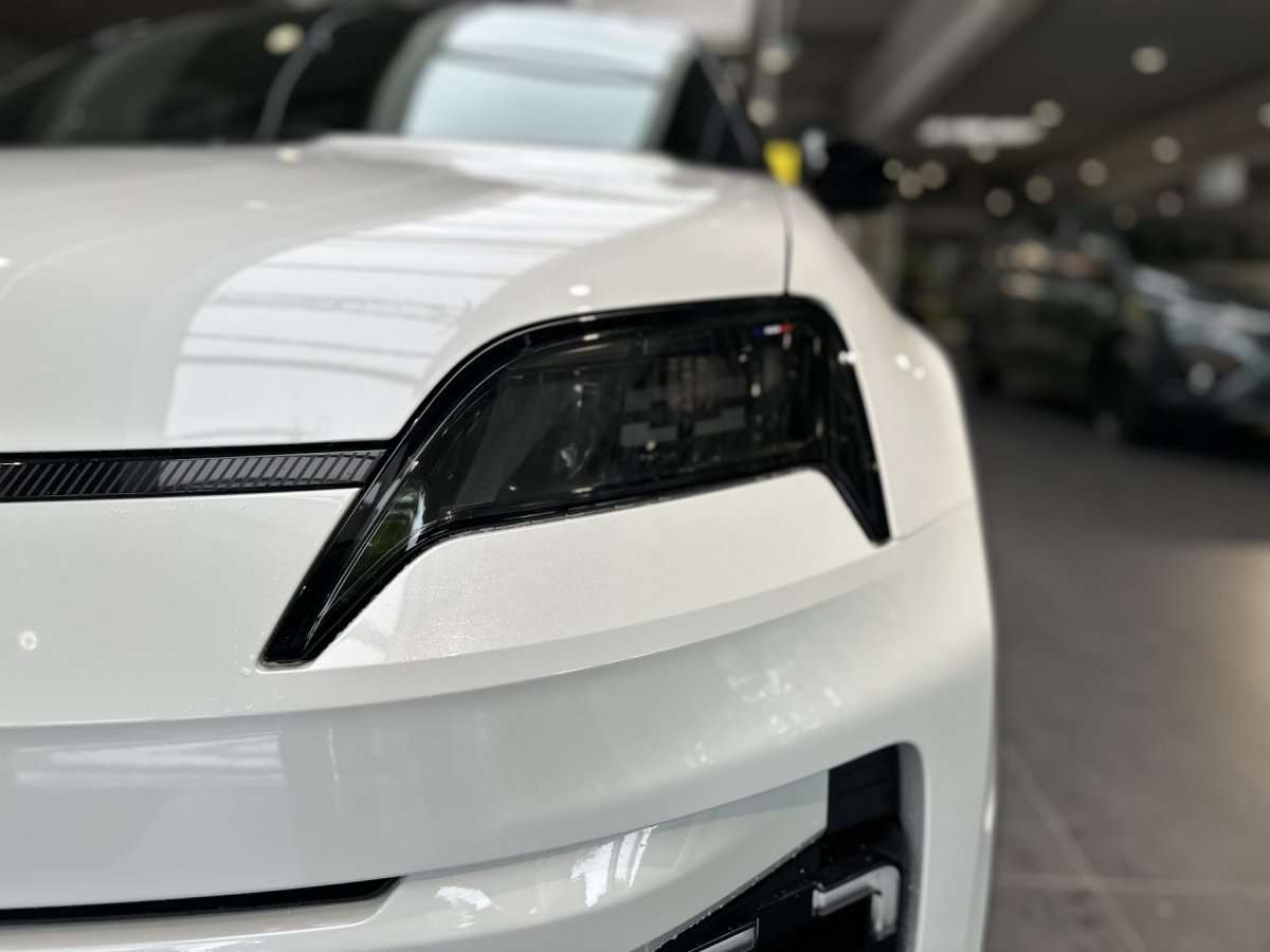 Fahrzeugbild eines Renault 5 E-TECH