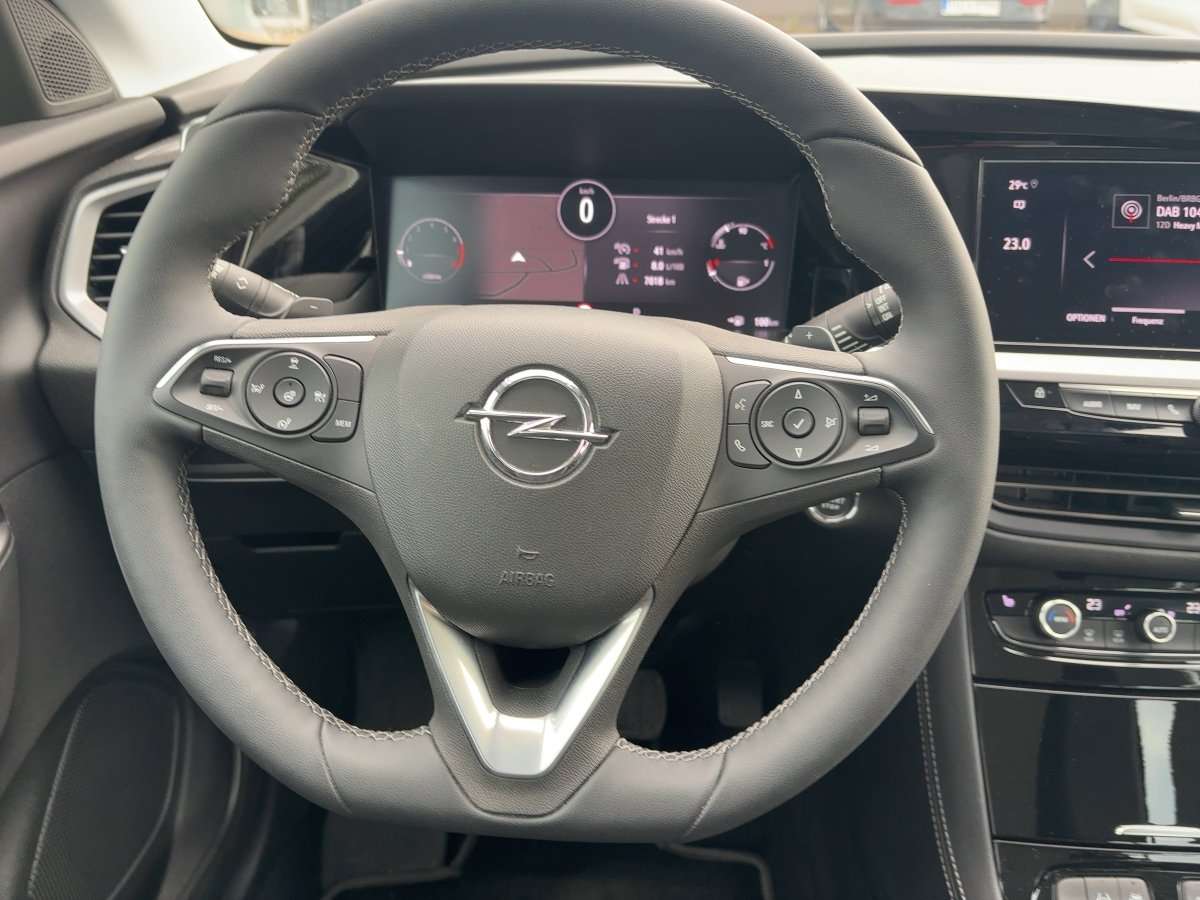 Fahrzeugbild eines Opel Grandland X