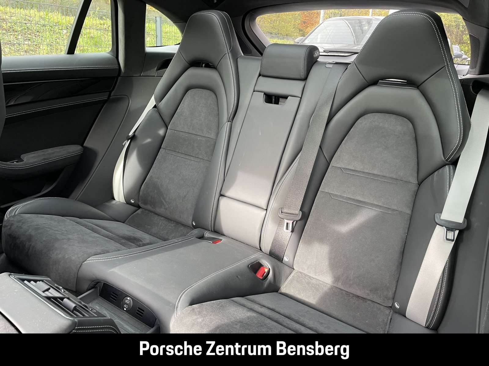 Fahrzeugbild eines Porsche Panamera