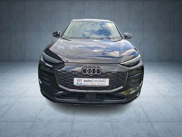 Fahrzeugbild eines Audi Q6 e-tron