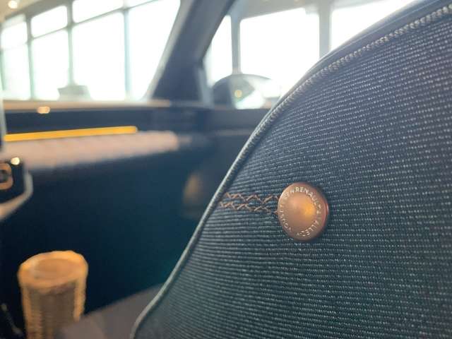 Fahrzeugbild eines Renault 4 E-TECH