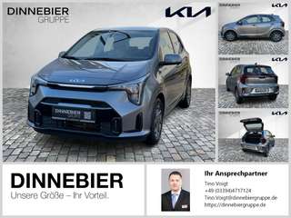 Schräge Frontansicht auf einen Kia Picanto , freigestellt