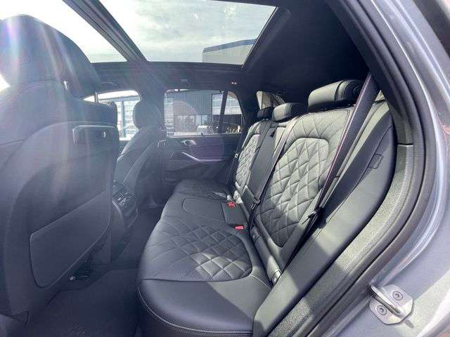 Fahrzeugbild eines BMW X5