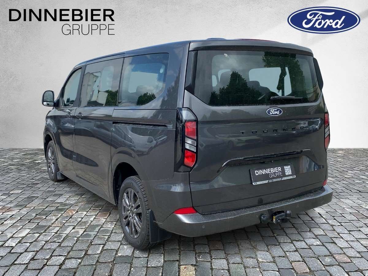 Fahrzeugbild eines Ford Tourneo Custom