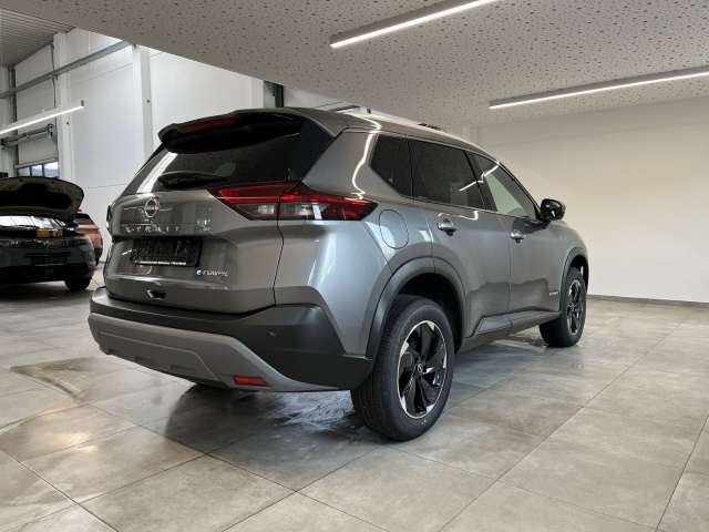 Fahrzeugbild eines Nissan X-TRAIL