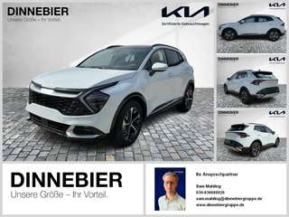 Schräge Frontansicht auf einen Kia Sportage , freigestellt