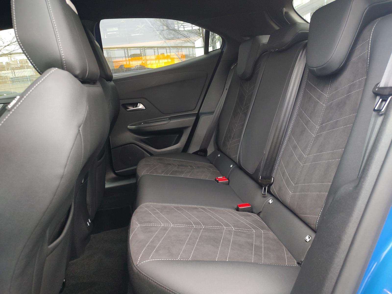 Fahrzeugbild eines Opel Mokka Electric