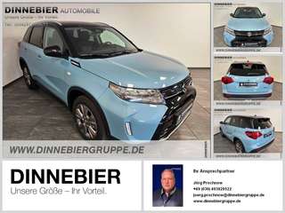 Schräge Frontansicht auf einen Suzuki Vitara , freigestellt