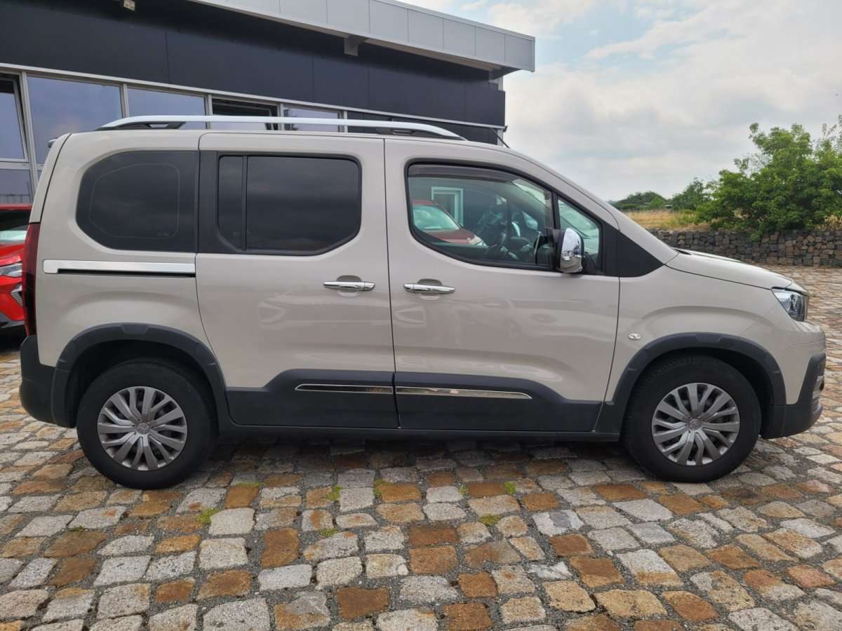Fahrzeugbild eines Peugeot Rifter