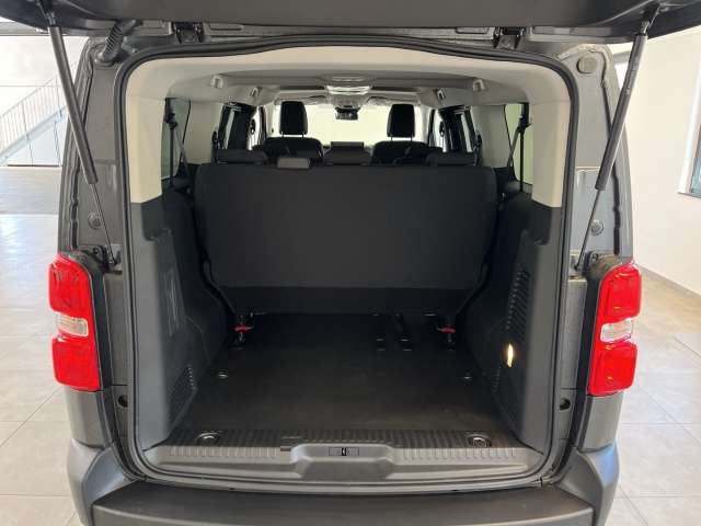 Fahrzeugbild eines Opel Vivaro