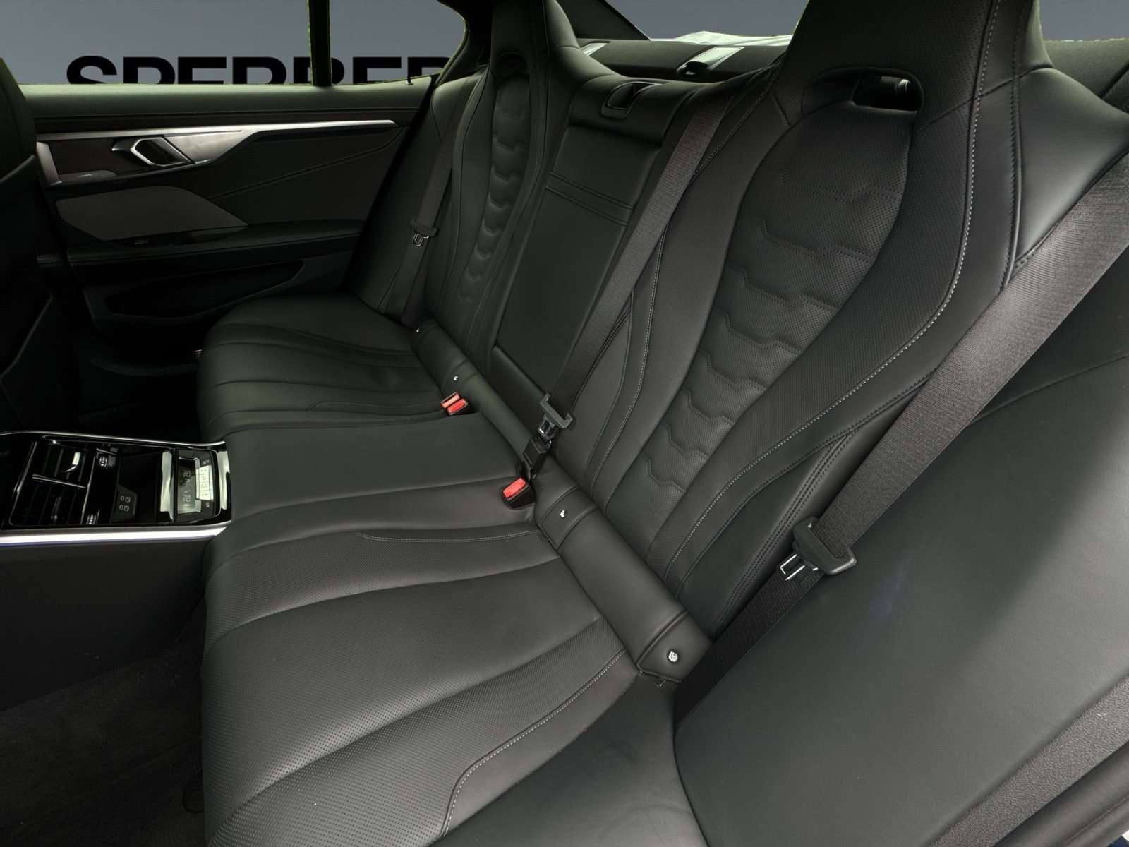 Fahrzeugbild eines BMW 8er-Reihe