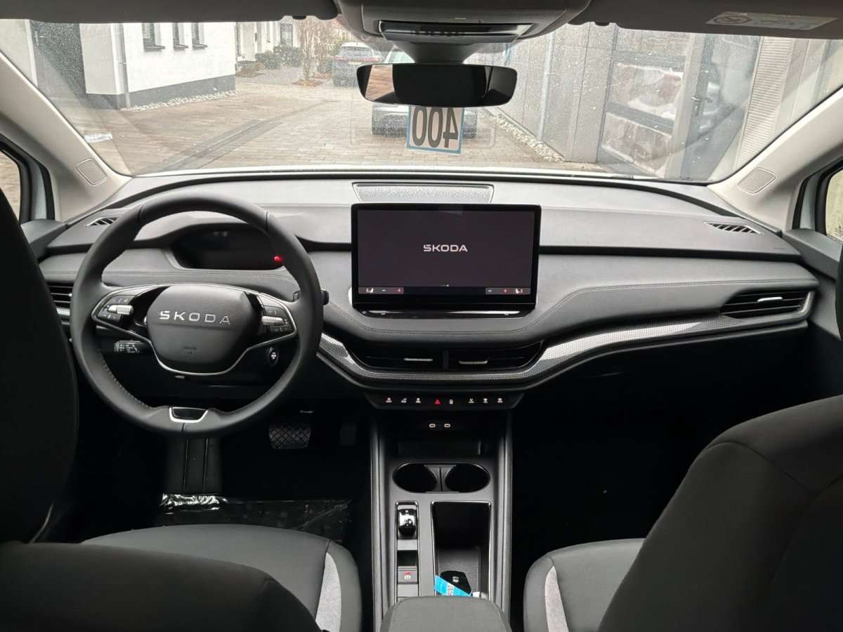 Fahrzeugbild eines Skoda ELROQ