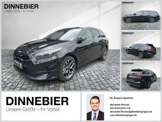 Schräge Frontansicht auf einen Kia cee'd , freigestellt