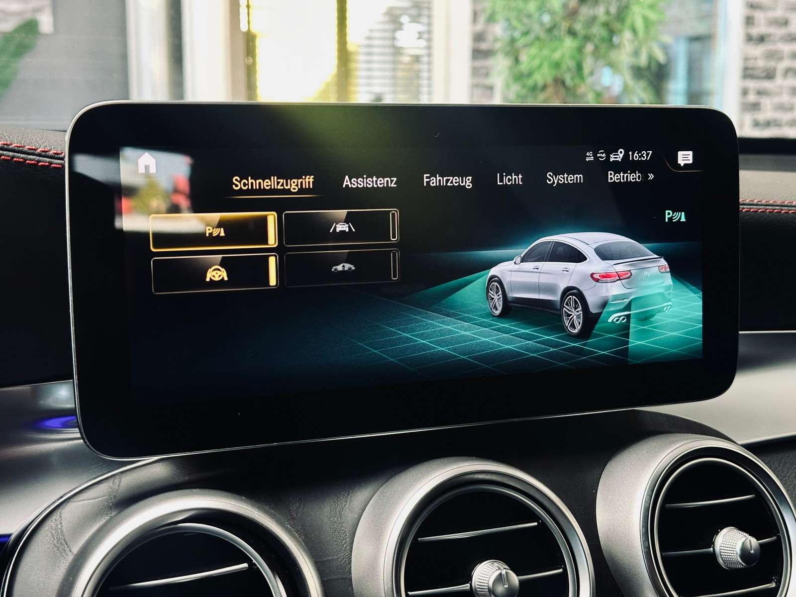 Fahrzeugbild eines Mercedes-Benz GLC