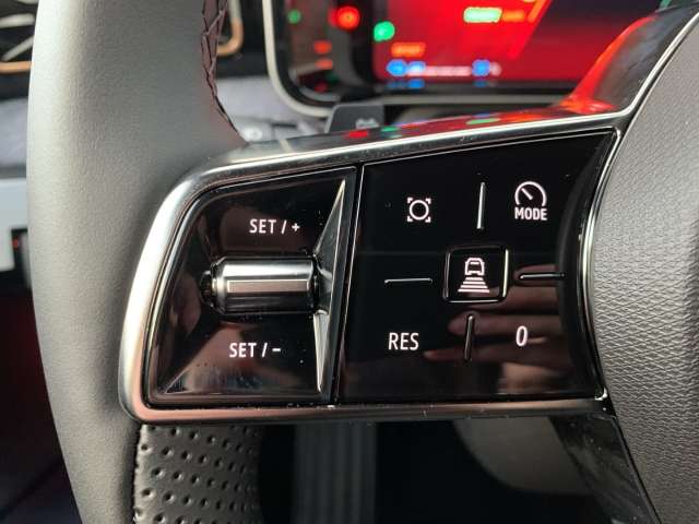 Fahrzeugbild eines Renault 4 E-TECH